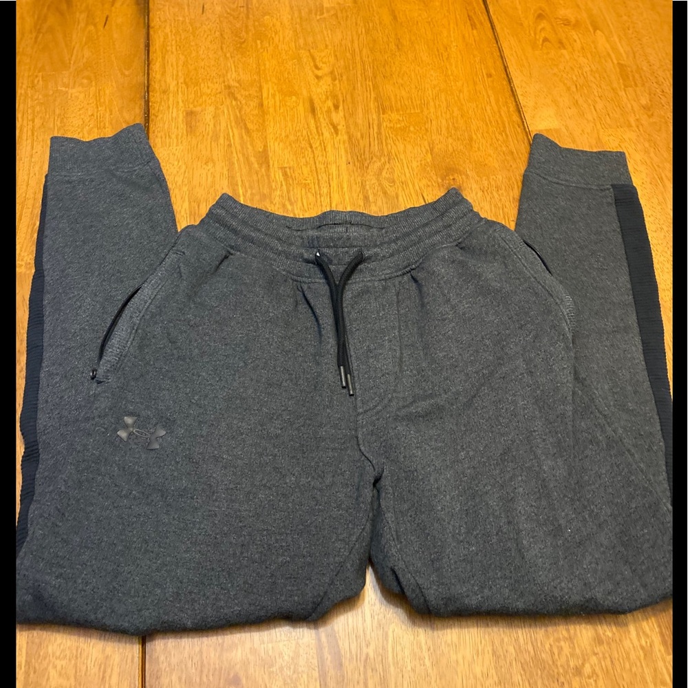 Men’s small Under Armour sweats